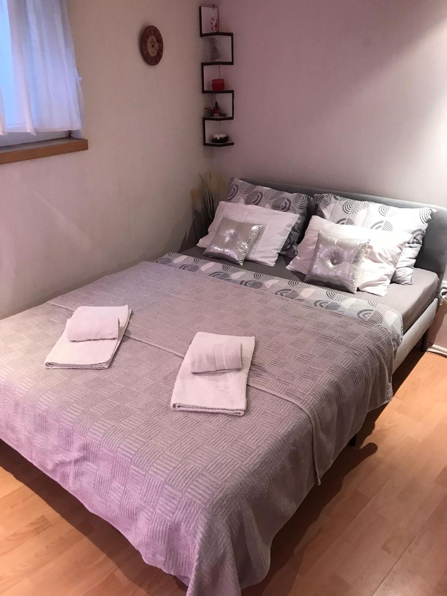 Glorry M Appartement Belgrado Buitenkant foto
