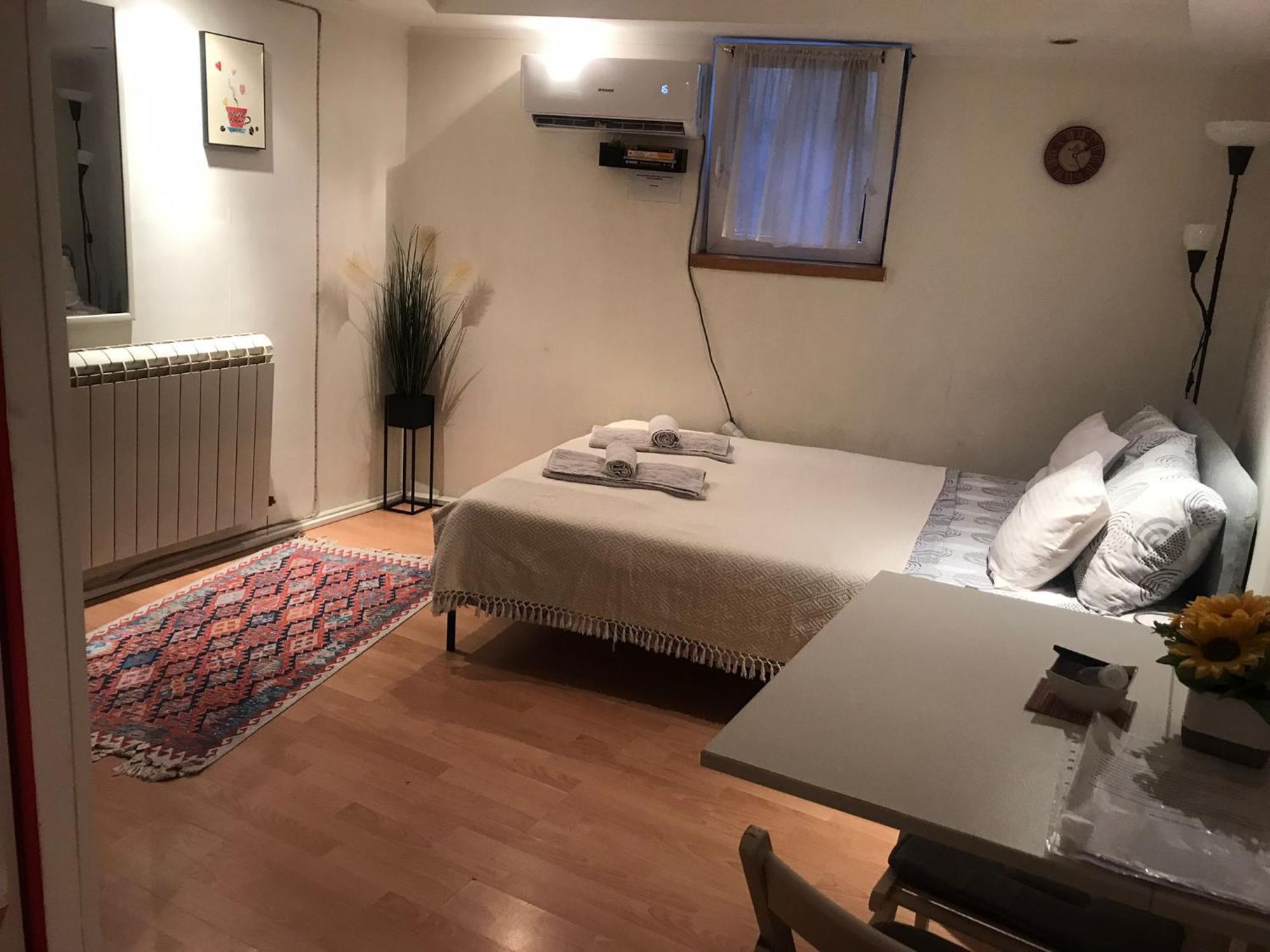 Glorry M Appartement Belgrado Buitenkant foto